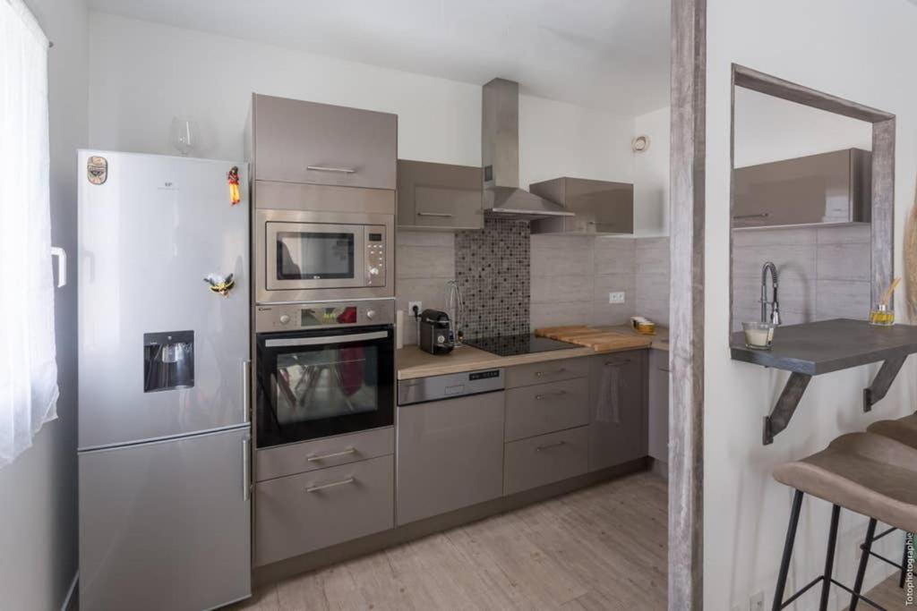 Appartement T2 Proche Centre Ville 이스틀 외부 사진